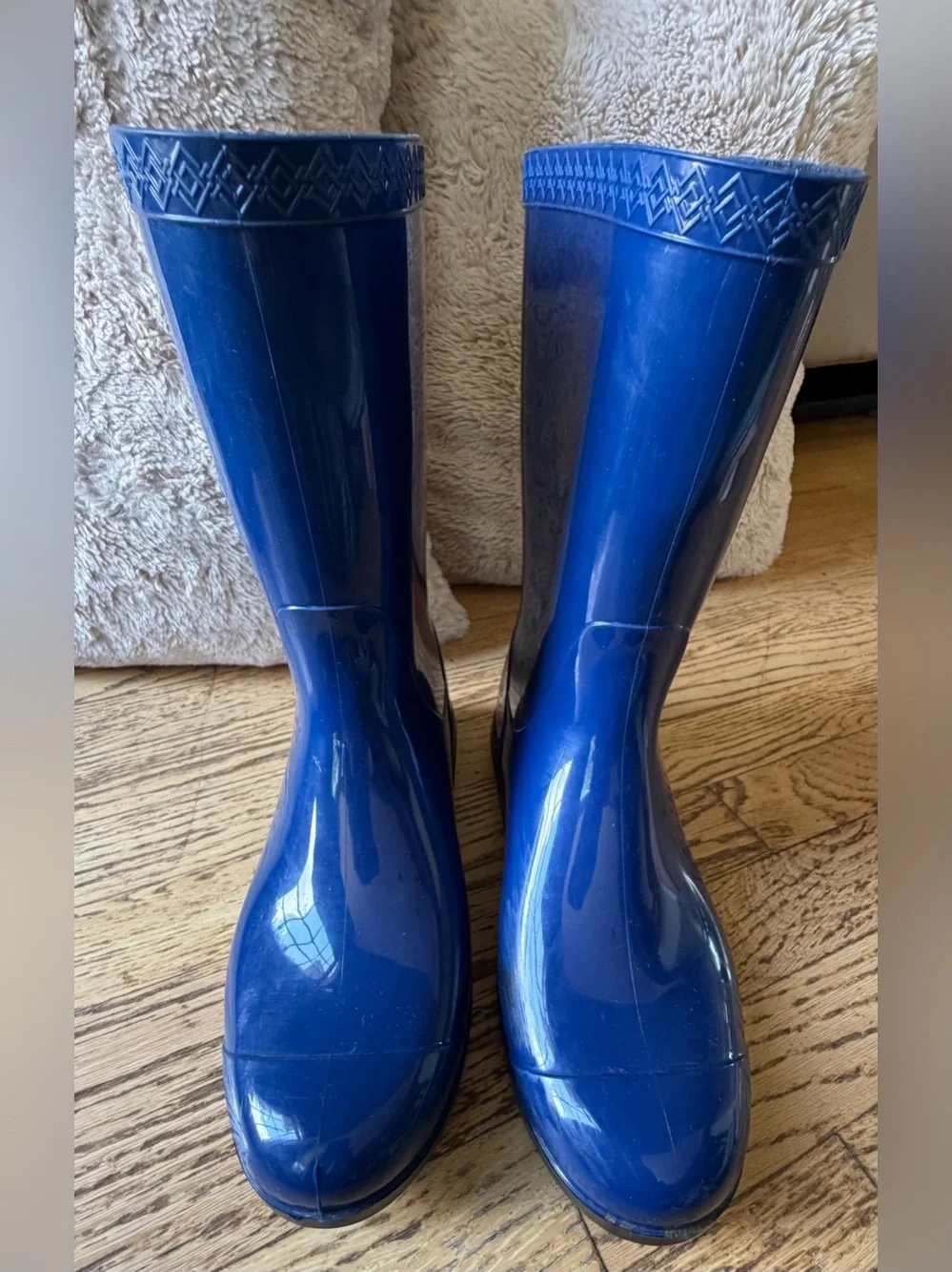 UGG Women’s 10 Blue Glossy Rubber Rain Boots Waterproof Made in USA Mid Calf